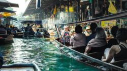 How to Explore a New City Like a Local, Not a Tourist